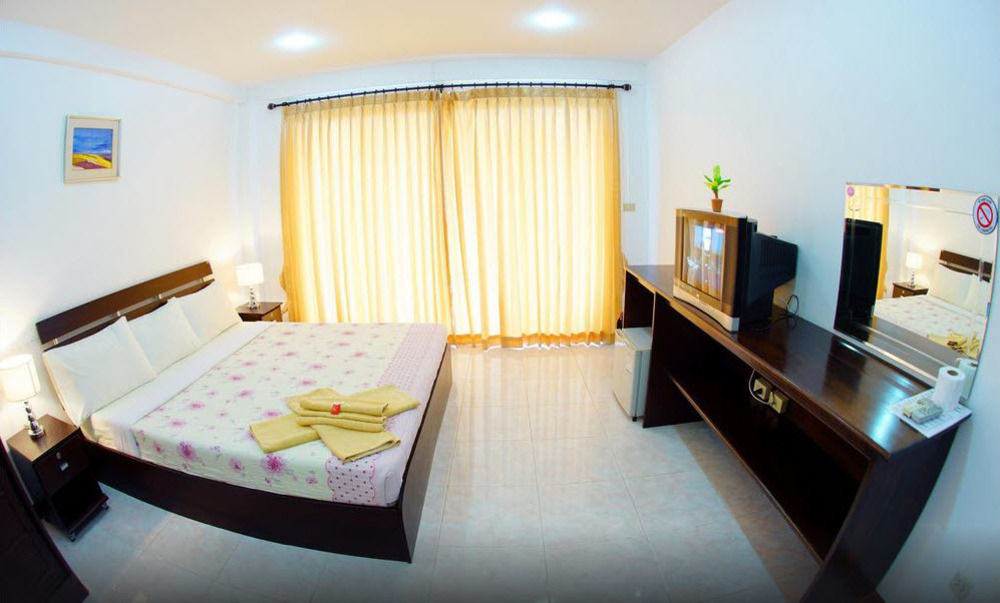 Golden Guesthouse By The Beach Cha Am Ча Ам Екстериор снимка